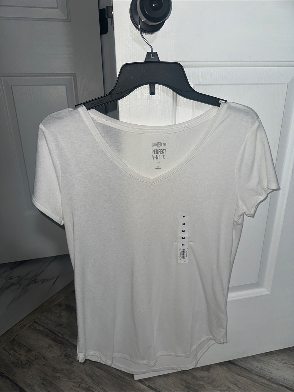 SO White V-Neck Short Sleeve Tee